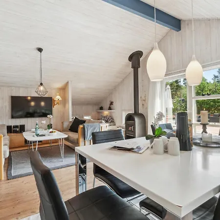 Дом отдыха Beautiful In With Kitchen Нексё