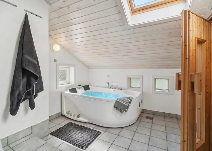 Beautiful In With Kitchen Neksø